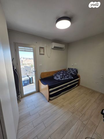 דירה, ויקטור ויוליוס, נווה יעקב, ירושלים