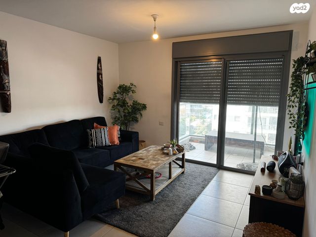 דירה, דודו דותן, הרקפות, ראשון לציון