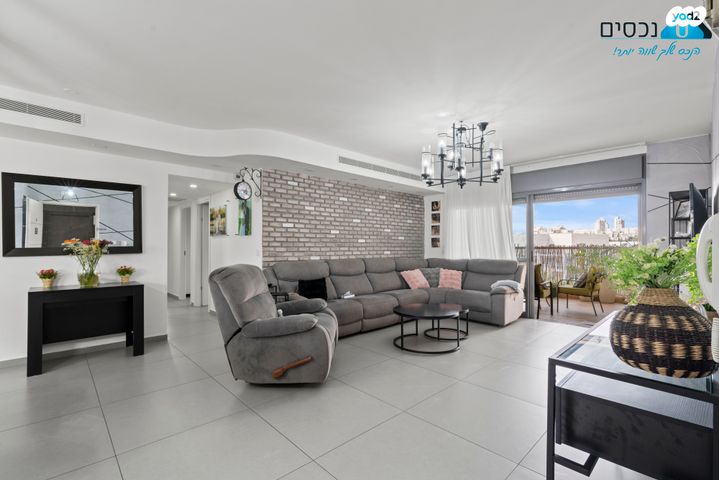 דירה, חסידה, הציפורים, מודיעין מכבים רעות