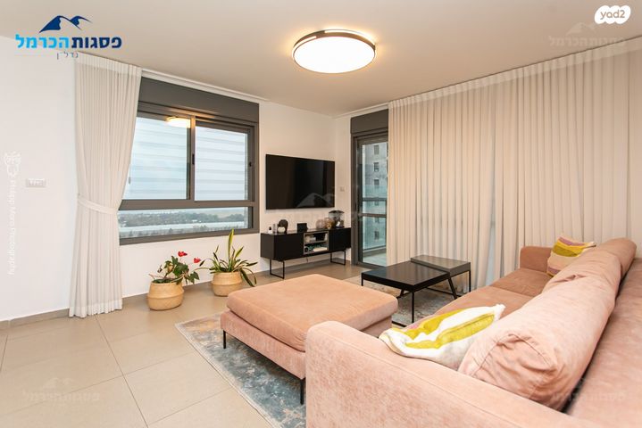 דירה, לח"י 11, שז"ר / דקר, טירת כרמל