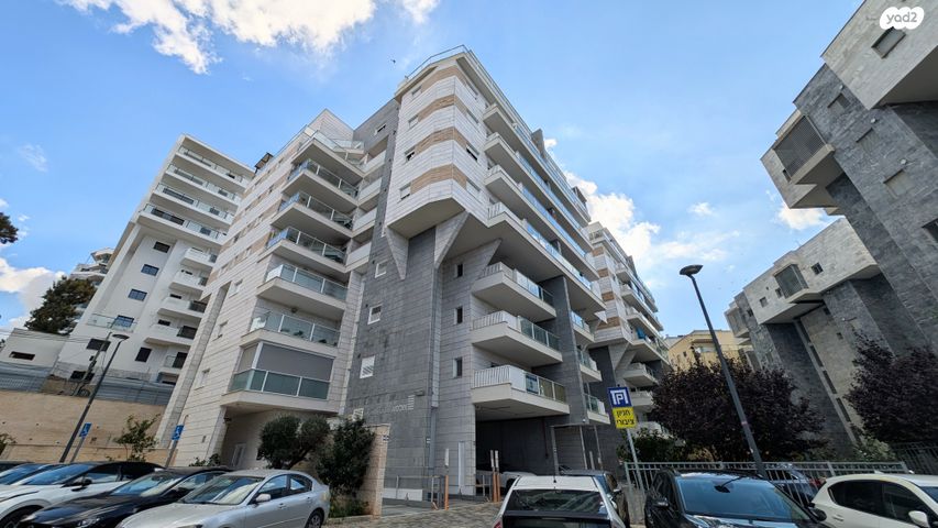 דירה, יחזקאל חרל"פ, חיפה