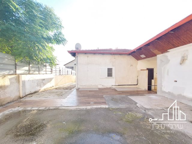 בית פרטי/ קוטג', נאות הדרים, גן יבנה