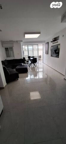 דירת גן, מאיר גרשון, פסגת זאב, ירושלים