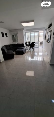 דירת גן, מאיר גרשון, פסגת זאב, ירושלים