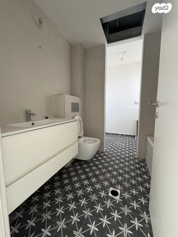 דופלקס, עוזי חיטמן, נווה זמר, רעננה