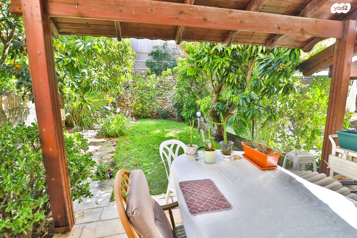 דו משפחתי, חס"ם, רחובות