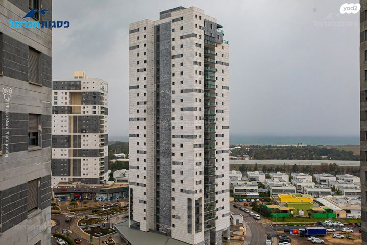 דירה, לח"י 11, שז"ר / דקר, טירת כרמל