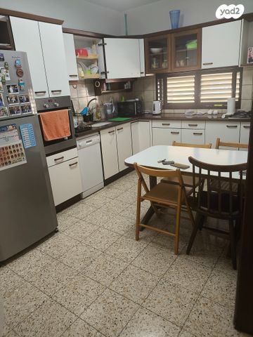 דירה, כפר סבא