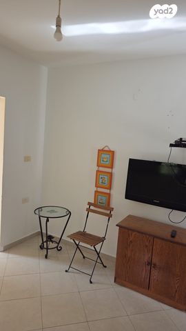 מרתף/ פרטר, דקר, אביבים, קרית מוצקין