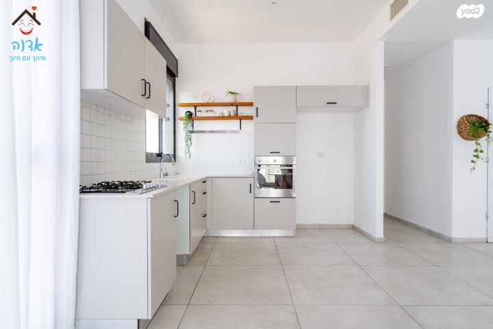 גג/ פנטהאוז, עלומים, אזור הבילויים, רמת גן