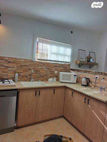 דירת גן, אבן סינא, עג'מי, גבעת העליה, תל אביב יפו