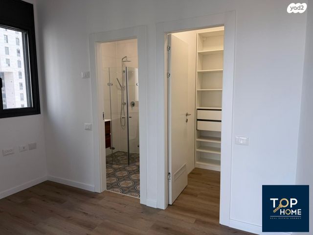 דירה, אמנון ליפקין שחק, נוף הטיילת, נתניה