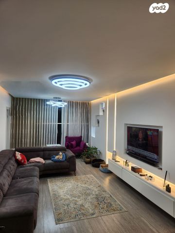 דירה, הכנסת 3, רסקו ב', חולון