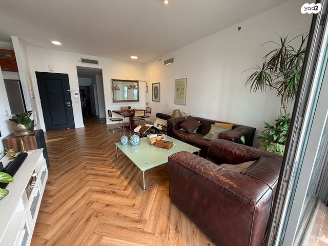 דירה, אריק לביא, עיר ימים, נתניה