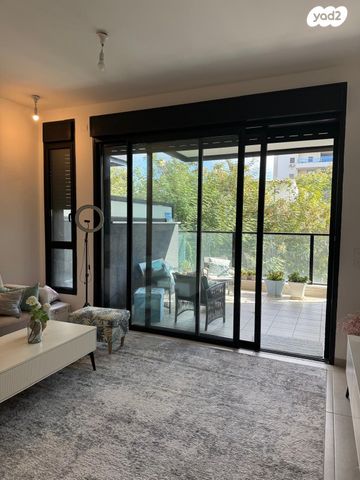 דירה, הדר, הרצליה הירוקה, נווה עובד, הרצליה