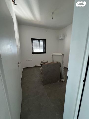 דירה, הרב הרצוג 6, צפון מערב מרכז העיר, נתניה