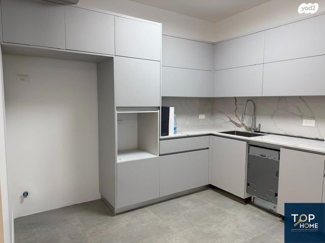 דירה, אמנון ליפקין שחק, נוף הטיילת, נתניה