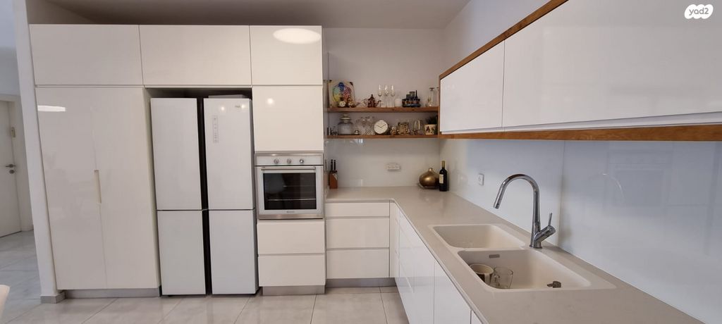 דירה, עמנואל זיסמן, חומת שמואל, הר חומה, ירושלים