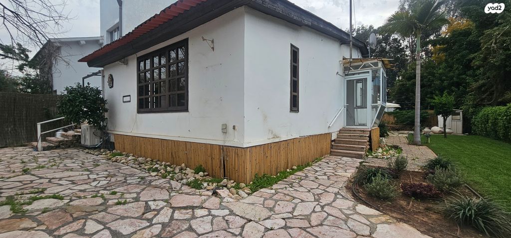 בית פרטי/ קוטג', המלכים 30, נווה מגן, רמת השרון