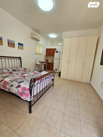 סטודיו/ לופט, רמב"ם, ראשון לציון