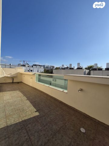 גג/ פנטהאוז, קרית יערים, רמת השרון