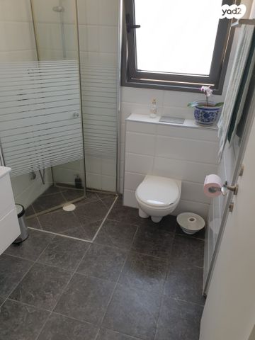 דירה, אריק לביא, עיר ימים, נתניה