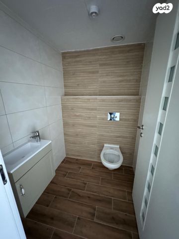 דירה, הרב הרצוג 6, צפון מערב מרכז העיר, נתניה