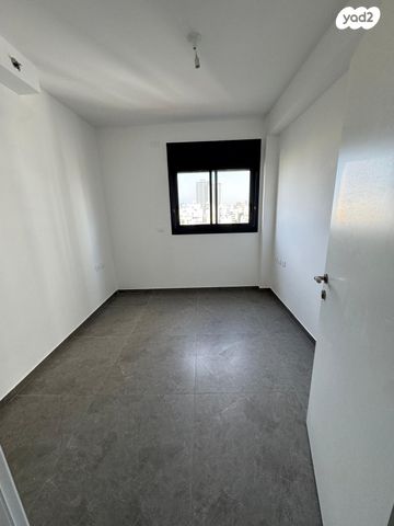 דירה, הרב הרצוג 6, צפון מערב מרכז העיר, נתניה