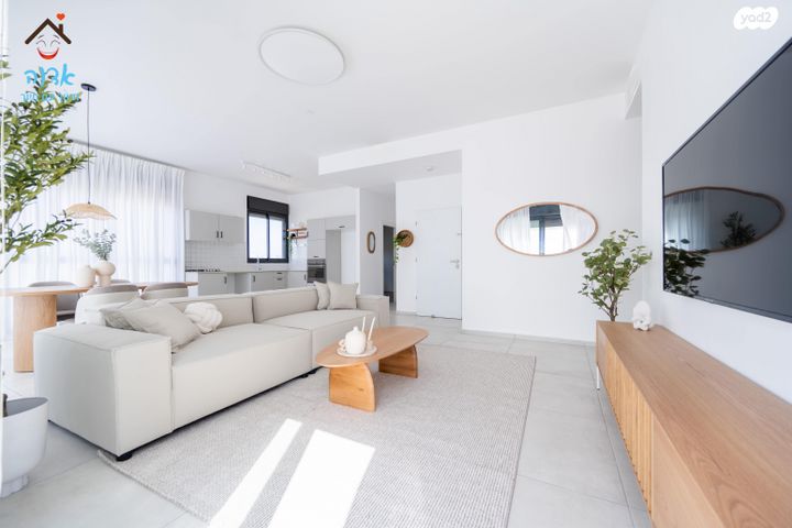 גג/ פנטהאוז, עלומים, אזור הבילויים, רמת גן