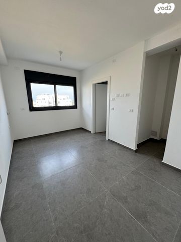 דירה, הרב הרצוג 6, צפון מערב מרכז העיר, נתניה