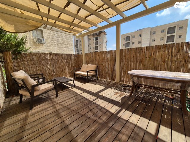 דירה, אחיה השילוני, בית שמש