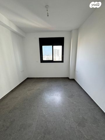 דירה, הרב הרצוג 6, צפון מערב מרכז העיר, נתניה