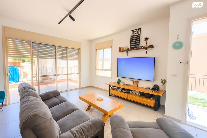 דו משפחתי, המגינים 5, מושבה מרכז, זכרון יעקב