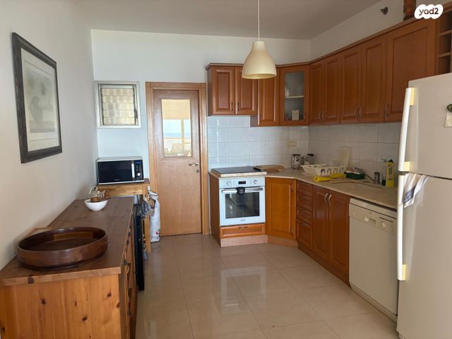 דירה, פייר קניג, נוף הטיילת, נתניה