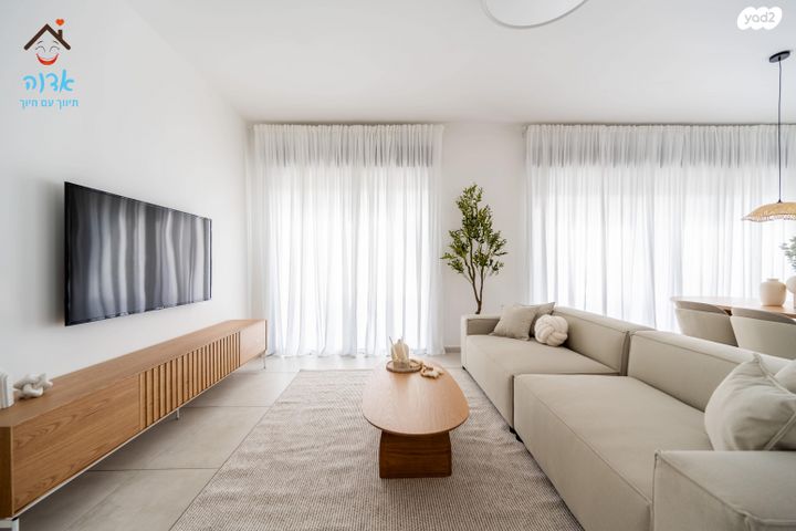 גג/ פנטהאוז, עלומים, אזור הבילויים, רמת גן