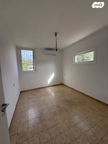 דירה, זלמן שניאור, קרית נורדאו, נתניה