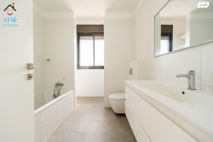 גג/ פנטהאוז, עלומים, אזור הבילויים, רמת גן