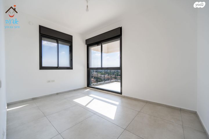 גג/ פנטהאוז, עלומים, אזור הבילויים, רמת גן