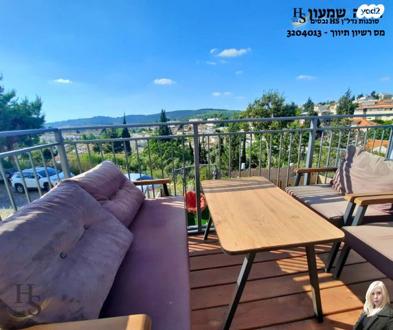 דו משפחתי, מבשרת ציון