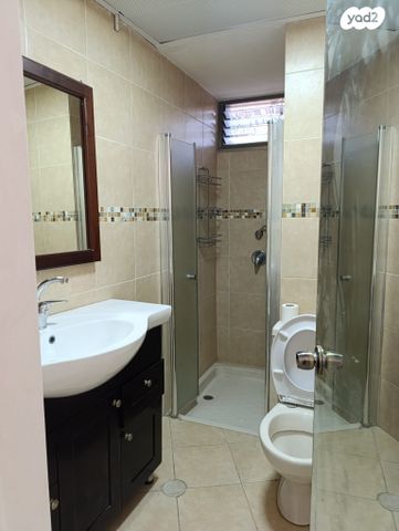 דירת גן, אבן סינא, עג'מי, גבעת העליה, תל אביב יפו