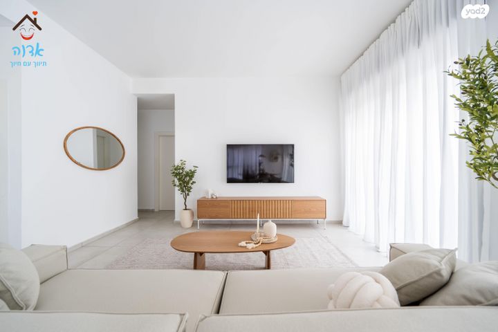 גג/ פנטהאוז, עלומים, אזור הבילויים, רמת גן