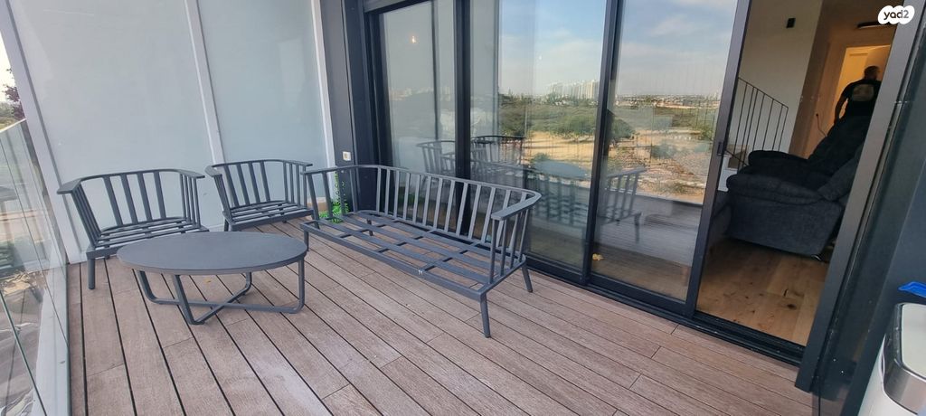 גג/ פנטהאוז, קיסריה