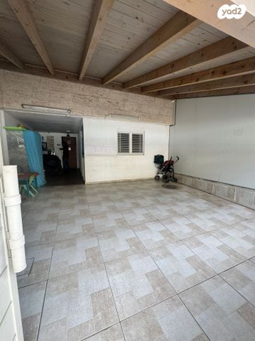 דו משפחתי, דניה, רחובות