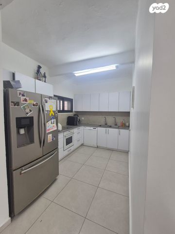 בית פרטי/ קוטג', חיים ארלוזורוב, נאות גנים, נתניה