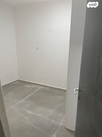 דירת גן, ירושלים, רוטשילד עצמאות, בת ים