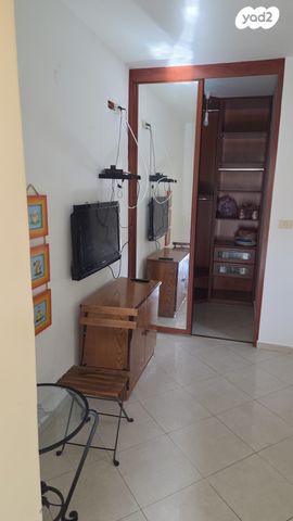 מרתף/ פרטר, דקר, אביבים, קרית מוצקין