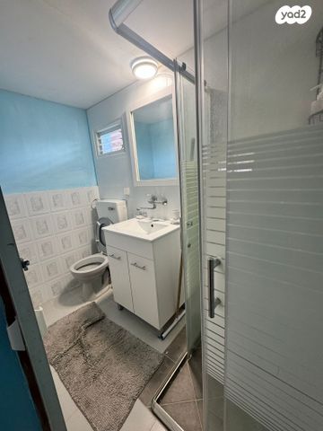 דו משפחתי, דניה, רחובות