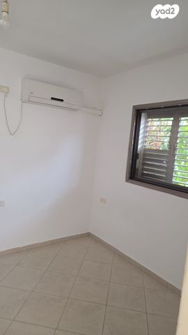 מרתף/ פרטר, דקר, אביבים, קרית מוצקין