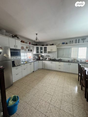 דו משפחתי, דניה, רחובות