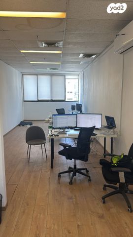 מונטיפיורי, הרכבת